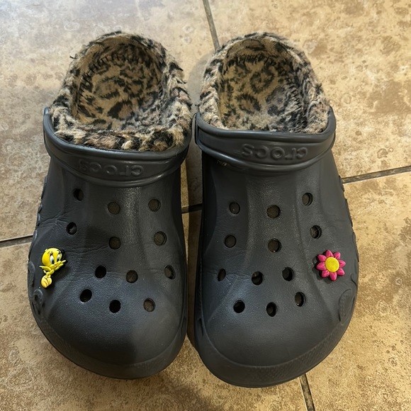 CROCS GRAY SIZE 9 - Picture 1 of 3